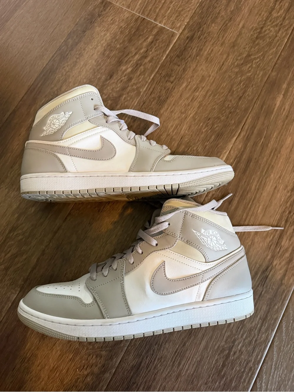 Nike Air Jordan 1 Mid College Grey/Light Bone White Size 11